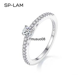 Anillos de banda Real 925 Sterling Silver Small Moissnaite Ring para mujer Simple Sparkling Round 0.3CT Certificado Lab Diamond Anillos de dedo J230602
