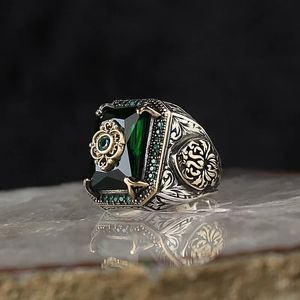 Bandringen Retro Handgemaakte Turkse Zegelring voor Mannen Vintage Zilveren Kleur Carving Patroon Inlay Groene Zirkoon Party Punk Motor Biker Ring 231024