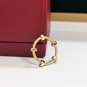 Band Ringen V Gouden Moer Ring Voor Vrouwen Luxe Designer Charms Party Accessoires In Mode-sieraden Kerstcadeau 231102