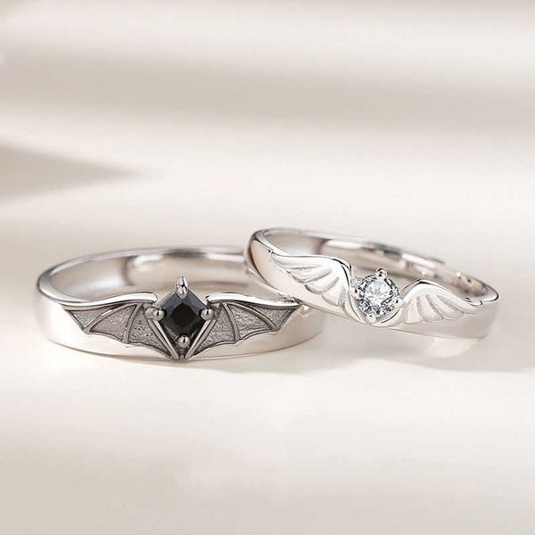 Anillos de banda Vintage Demon Angel Wings Anillos de pareja para mujeres Hombres Romántico Piedra lunar Brillante Zircon Apertura Anillo de dedo Amantes Joyería de boda AA230426