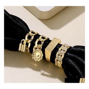 Anneaux de bande Vintage Métal Golden Large Twisted Crystal Knuckle Set pour Femmes Hommes Simple Lock Tournesol Charms Tendance Tendance Bijoux Drop DHP6E