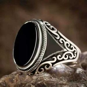 Bandringen Vintage punk zilveren kleur gesneden ring voor mannen mode metaal ingelegde zwarte stenen zirkoon verloving bruiloft sieraden H240425