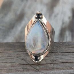 Anneaux de bande Vintage tibétain pierre de lune grands anneaux de cristal de guérison pour les femmes Boho Antique indien pierre de lune anneau bijoux fins filles dames cadeaux 240125