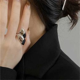 Anneaux de bande XIALUOKE anneau de Surface lisse en métal irrégulier pour les femmes Style européen personnalité Index bague MS fille bijoux 240125