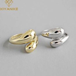 Anneaux de bande Xiyanike Color Silver Coloran Trend Smooth Rings for Women Couple Vintage Gold and Silver Geométrique Handmade Wedding Bijoux Q240427