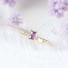 Bandringen Zhouyang sierlijke ring voor vrouwen Koreaans stijl vierkant paars kristallicht geel goud kleur mode sieraden cadeau voor meisjes KBR011 G230317