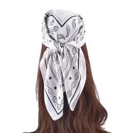 Bandanas Durag 2023 Otoño Invierno NUEVA Fashion Paisley Impresión imitada de seda Mujeres Decora la pequeña diadema Sqaure Squaure La Hijab 70cm J240516