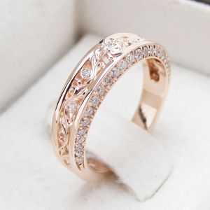 Bands Huitan Nieuw ontworpen Rose Gold Color Wedding Rings voor vrouwen verharde glanzende CZ Esthetic Flower Pattern Engagement Bands Sieraden