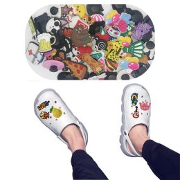 Bracelet 1000pcs / lot styles aléatoires mélangés dessin animé PVC Charmes de chaussures Accessoires de chaussures Décorations Fit Bracelets ne peut pas choisir en gros