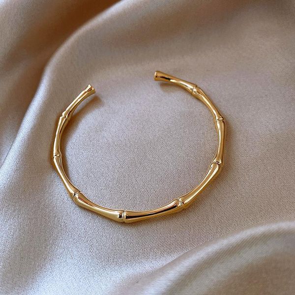 Bangle de mode en plaqué or doré de 14k Slub Bracelet ouverte Personnalité pour femmes de demoiselle d'honneur bijoux