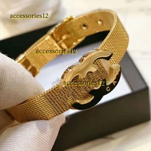 Bracelet 19style Luxury Fashion Leigner Designer Bangle Women Bracelets Brand Letter Bijoux Accessoire de haute qualité 2024 Capsmens Designer Gift Bijoux Haute qualité