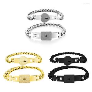 Bangle 2 stuks/set bijpassende armbanden cadeau voor koppels minnaar hartslot sleutel armband roestvrij staal B