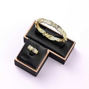 Bangle 2022 nieuwe mode dames sieraden set metalen armband ring vergulde bruiloft sieraden accessoires vakantie prachtige geschenken 240319