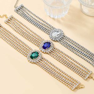 Bracelet 2023 Accessoires en cristal ovale excessif pour les jeunes mariés Collier en gros 240319