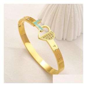Bangle 2023 Bracelet de luxe Nouveaux bracelets de manchette en métal plaqué or 18 carats Cadeaux de marque Coeur conçu pour les femmes Mode Amour Bijoux Dhq4M