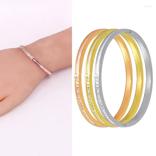 Bracelet 2023 Bracelet pour femmes sur la main Charme de mode Luxe Or Couleur Punk Pierres Naturelles En Acier Inoxydable Dames Filles Femme Amant Chri