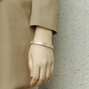 Brazalete 2024 pulsera de diamante aleación de zinc de moda clásico clásico de buen estilo simple joyas de alta gama de lujo