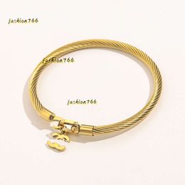 Brazalete 2024 Pulsera de diseño de plata Moda Princesa Regalo Joyería Pulsera 18K Chapado en oro Amor de las mujeres Brazalete Brazalete Fiesta de lujo Joyería de boda Regalos al por mayor