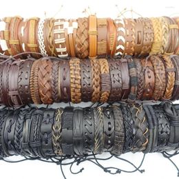 Bracelet 20pcs / set Assortiment de bracelets de manchette pour hommes en cuir noir et marron faits à la main, accessoires de bijoux de mode, cadeaux de fête