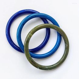 Bracelets acryliques de bracelets pour femmes de 3 couleurs de 65 mm de 65 mm