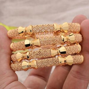 Bangle 4pcs/veel kleine vlinder afro armbanden goud kleur voor vrouwen Dubai bruid bruiloft armband Afrikaanse Arabische sieraden Midden -Oosten