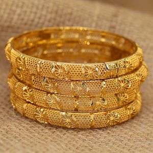 Bangle 4pcslot 24K Dubai Armbanden Voor Vrouwen Ethiopische Afrika Mode Goud Kleur Saudi Arabië Bruid Bruiloft Armband sieraden Geschenken 230710