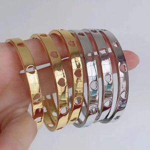 Brazalete 5 piezas al por mayor de oro chapado al por mayor de latón hueco brazalete brazalete de brazalete fino joyería para niñas mujeres