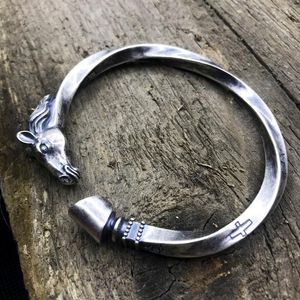 Bracelet réglable tête de cheval viking et sabot de guerre