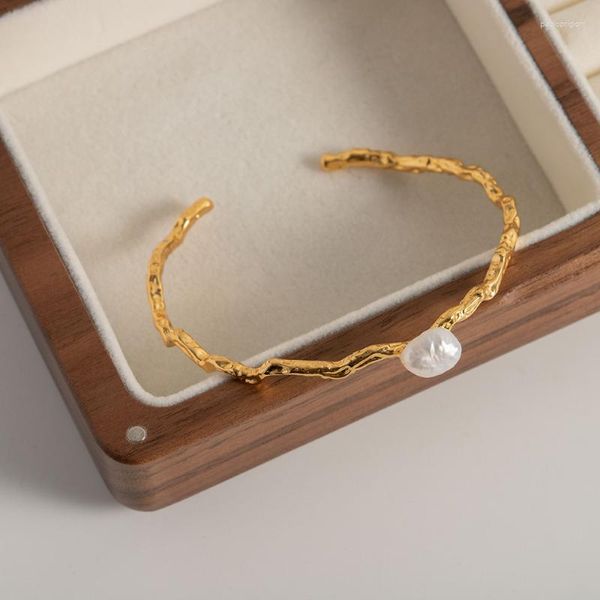 Brazalete ALLME, perlas irregulares de agua dulce a la moda para mujer, brazaletes ajustables con apertura trenzada de latón chapado en oro de 14K 2023