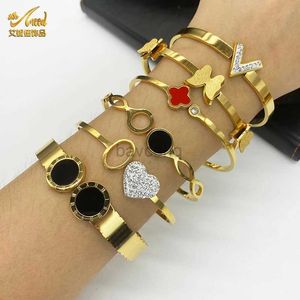Bracele en zircone cubique en zircone en acier inoxydable bracelets pour femmes 18 km couleur coeur bracelet ramiage bijoux tendance 240411