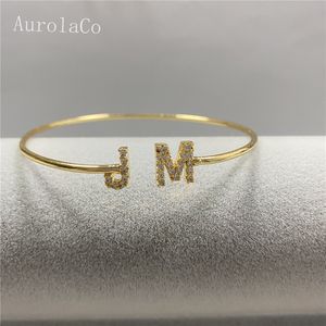 Bracelet AurolaCo personnalisé nom Bracelet personnalisé personnalisé Zircon lettres bracelet hommes or acier inoxydable bijoux cadeaux 230828
