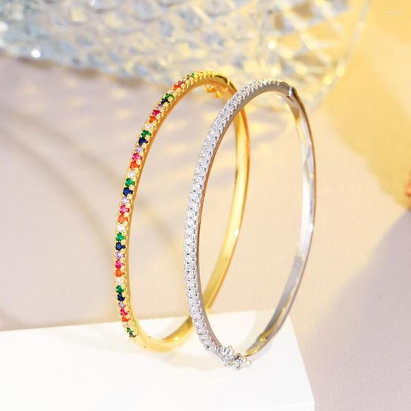 Brazalete BeaQueen Chic Colorido Redondo Micro Pave CZ Ladies Party Brazaletes finos Broche de seguridad Chapado en oro blanco Joyería para mujeres Regalos B271