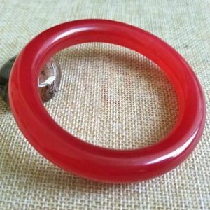 Bracelet belle certification rouge naturelle du bracelet 62mm de quartzite de pierres précieuses de jade