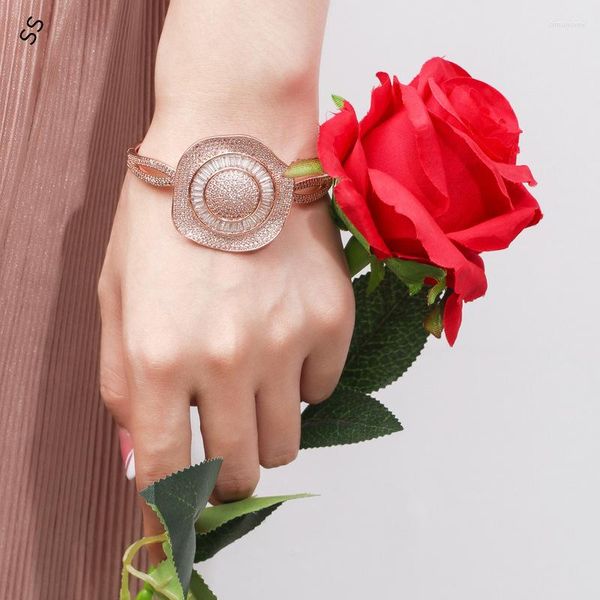 Bracelet Grand Floral Ouvert Bracelet Femmes Main Ornements Anti-allergique Écologique Cuivre Plaqué Or Rose Zircon Fleur Printemps Boucle