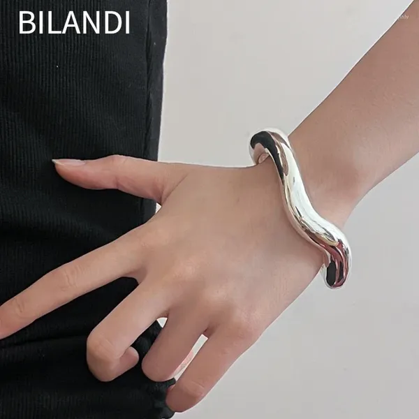 Brazalete bilandi temperamento de joyería moderna metal de metal de brazalete abierto pulseras para mujeres regalos de fiesta accesorios exagerativos