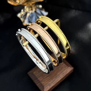 Bangle Bracelets Diseñador Diseñador de pulseras para mujer Joya de lujo Braceletas de brazaletes 18K Rose Silver Titanio Acero Diamante Bracelets Men
