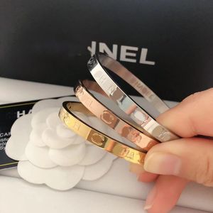 Bracelets bracelets bracelet de luxe bijoux classiques bracelet manchette en acier en acier inoxydable en argent en or