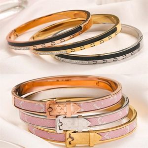 Bracelets bracelets Bracelet en or et argent Poupée Luxuy Marque de mode rose européenne et américaine Styles jeunes Style classique Noël230R