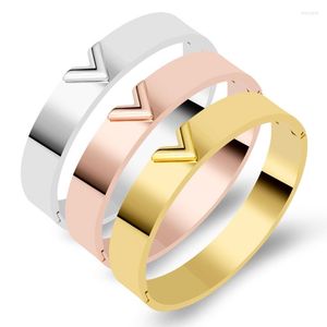 Brand Brand Wide Letter V Bangles Rose Gold Color Bijoux en acier inoxydable pour femmes bracelets couple cadeau Fashion Bijou