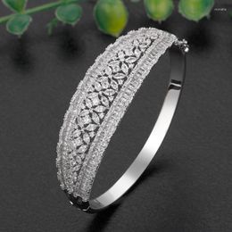 Bangle Bride Talk Prachtige vrouwen CZ Cubic Zirconia Fashion Mooie sieraden voor trouwfeestdatum Hoge kwaliteit Crystal