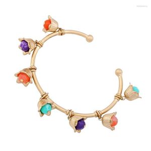 Bracelet en vrac prix perles acryliques colorées petite cloche breloque bracelets 2023 cuivre ouvert manchette pour les femmes marque bijoux en gros