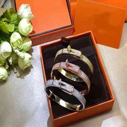 Bangle Koop alleen liefde Bracelet Classic Full Brilliant Diamonds 18K Rose Gold Button voor mannelijke en vrouwelijke liefhebbers Jewel
