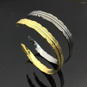 Bangle C-vormige Tibetaanse zilveren veren armband roestvrijstalen opening manchetbanden persoonlijkheidsgeschenk voor vriendenliefhebbers YP8958