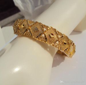 BANGLE CARVE 18 k THAI BAHT GEEL FIJN MASSIEF GF GOUDEN SIERADEN BREDER ZWARE ARMBAND BA206137166