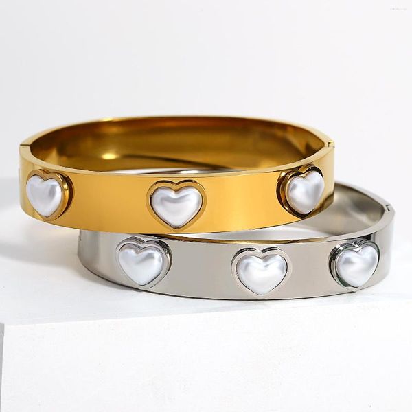 Bangle Charm Heart de acero inoxidable Braceletas para mujeres Diseño elegante de oro Joya de fiesta con cuentas chapadas de oro Regalo