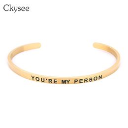 Bracelet Ckysee en acier inoxydable Bracles de manchette pour femmes hommes 4 mm largeur citation inspirante Vous êtes les bracelets de lettrage de ma personne