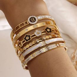 Bracelet classique en acier inoxydable lettre B bracelet à breloques pour femmes bracelets de fleurs en cristal romain antirouille bijoux de poignet cadeau fête