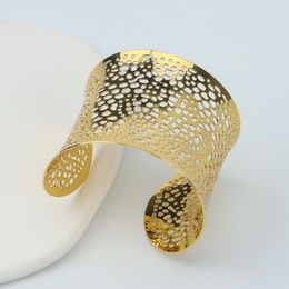 Brazalete brazalete de brazalete para mujeres Diseño de declaración de gran tamaño Hueco sale de oro de un solo brazalete Bodas de color regalos de la fiesta de damas nupciales joyas