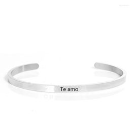 Bracelet personnalisé en acier inoxydable Mantra espagnol "Je t'aime" Citation inspirante positive gravée ouverte pour les amoureux