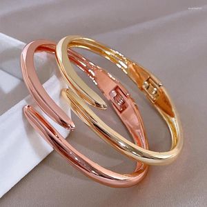 Bracelet Design minimaliste en métal pour femmes, couleur or, manchette, breloques fines, accessoires de bijoux à la mode
